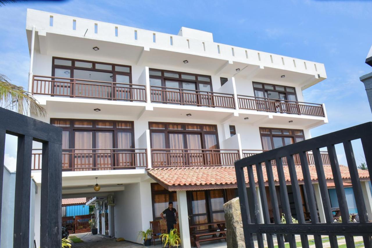 Arrow Beach Resort Boossa Екстер'єр фото